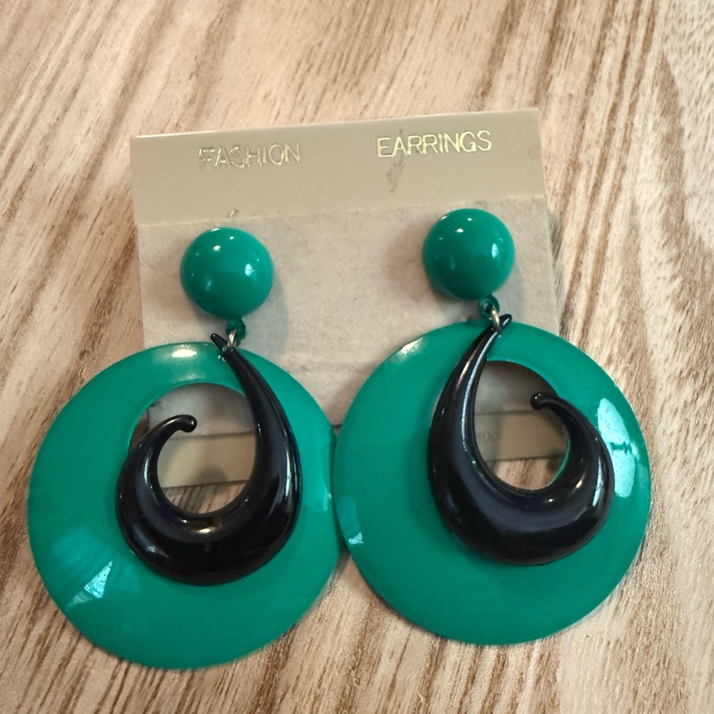 NWT Teal and Black 80s Fashion Earrings